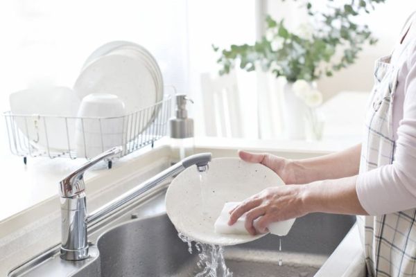 Dishwasher vs Hand Washing: Pros & Cons