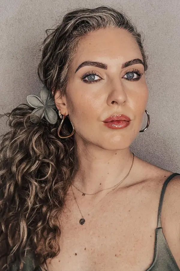 10 Side Ponytail Hairstyles That Make Everyday Hair Look Better